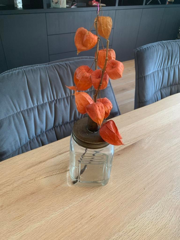 Vaas / kandelaar met oranje bloemen, Overige materialen, Gebruikt, Overige kleuren, Ophalen of Verzenden