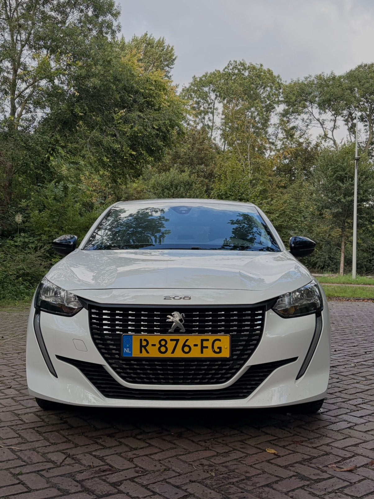 Foto 3 van Peugeot 208 1.2 Puretech 75pk 2022 Wit