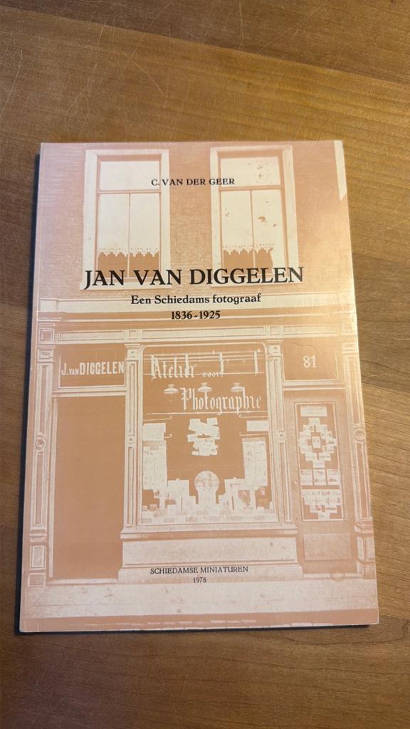 Jan van Diggelen - een Schiedamse fotograaf, Ophalen of Verzenden, Zo goed als nieuw, Fotografen