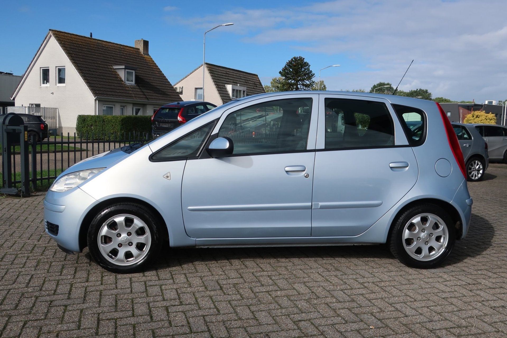 Mitsubishi Colt 1.1 Invite, Auto's, Voorwielaandrijving, Stof, Gebruikt, 31 €/maand