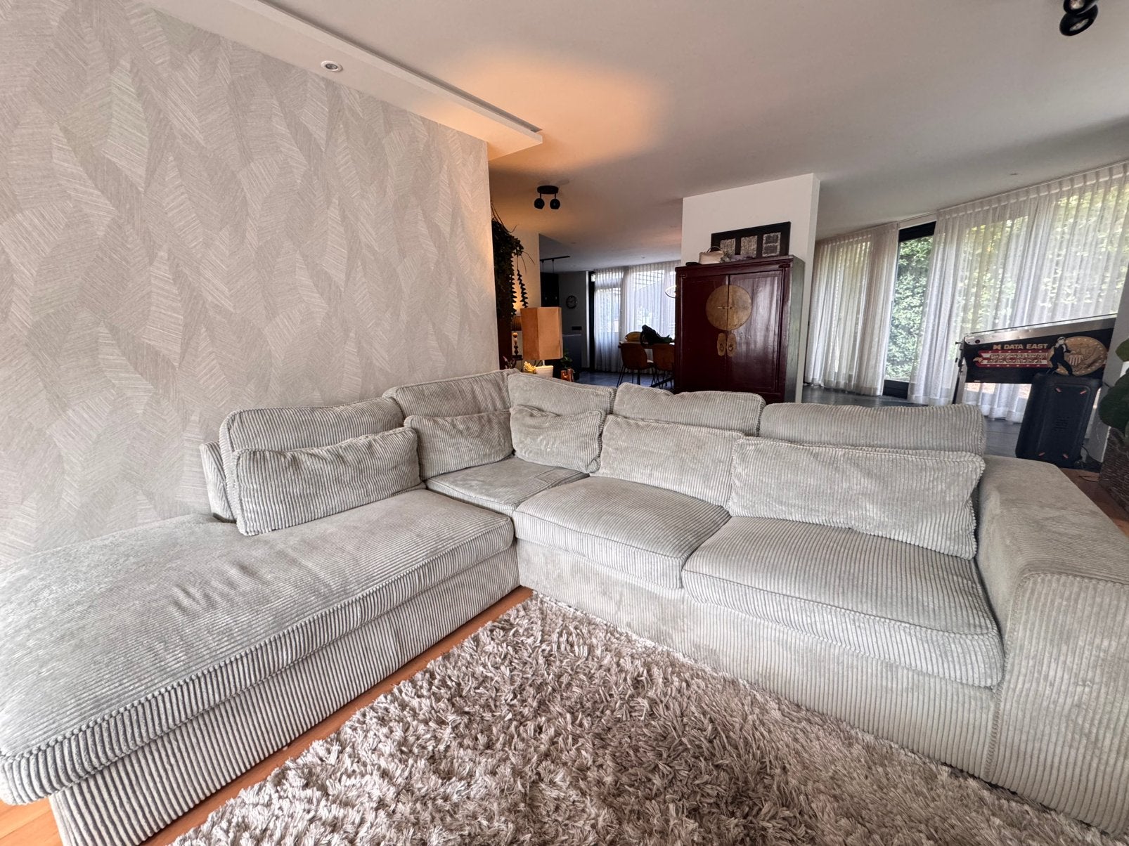 Ruime hoekbank lichtgrijze ribstof – 240 x 280 cm, Ophalen, Gebruikt, Hoekbank, Stof