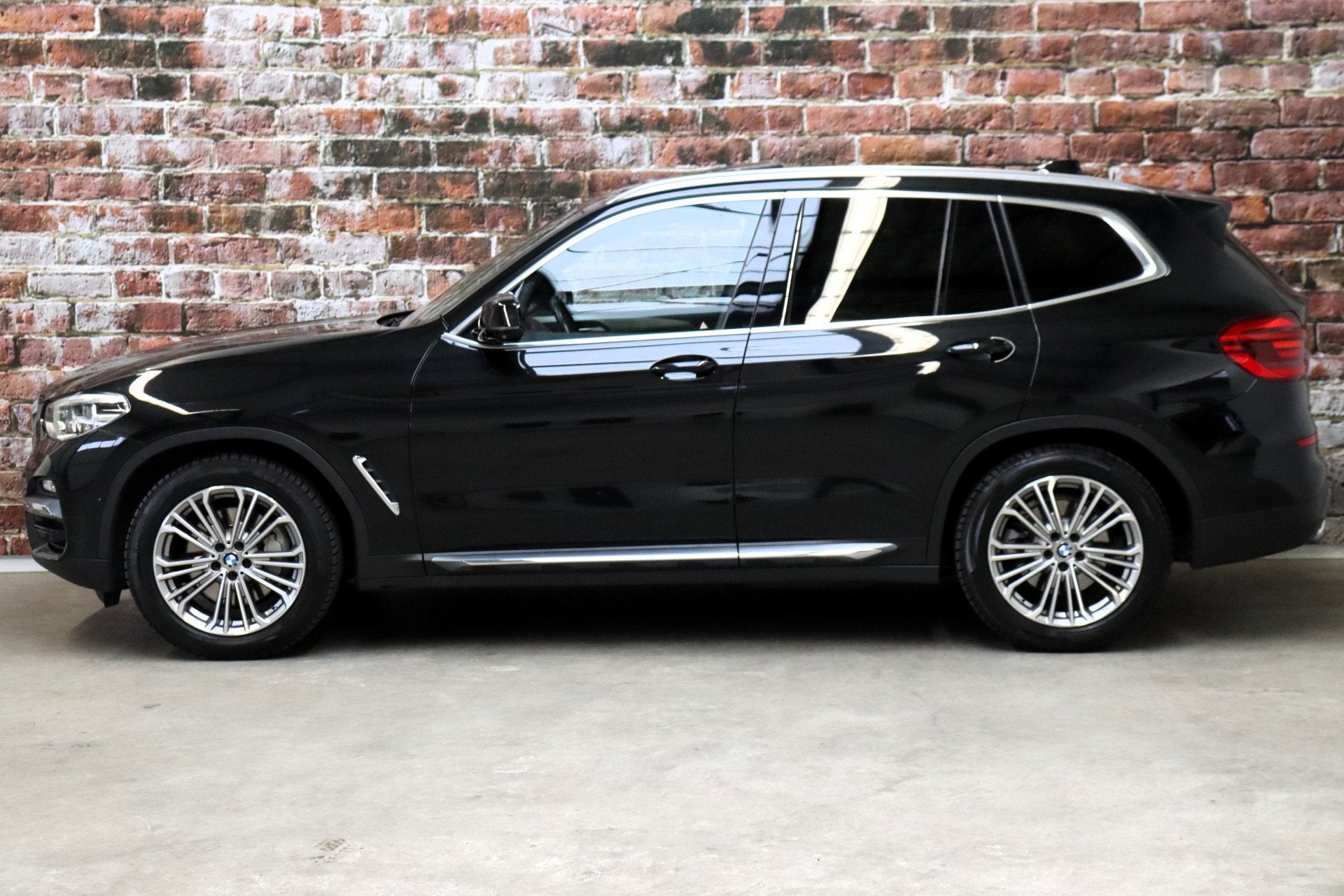 BMW X3 xDrive30i High Executive xLine Automaat / Navigatiesy, Automaat, 1998 cc, 4 cilinders, Zwart