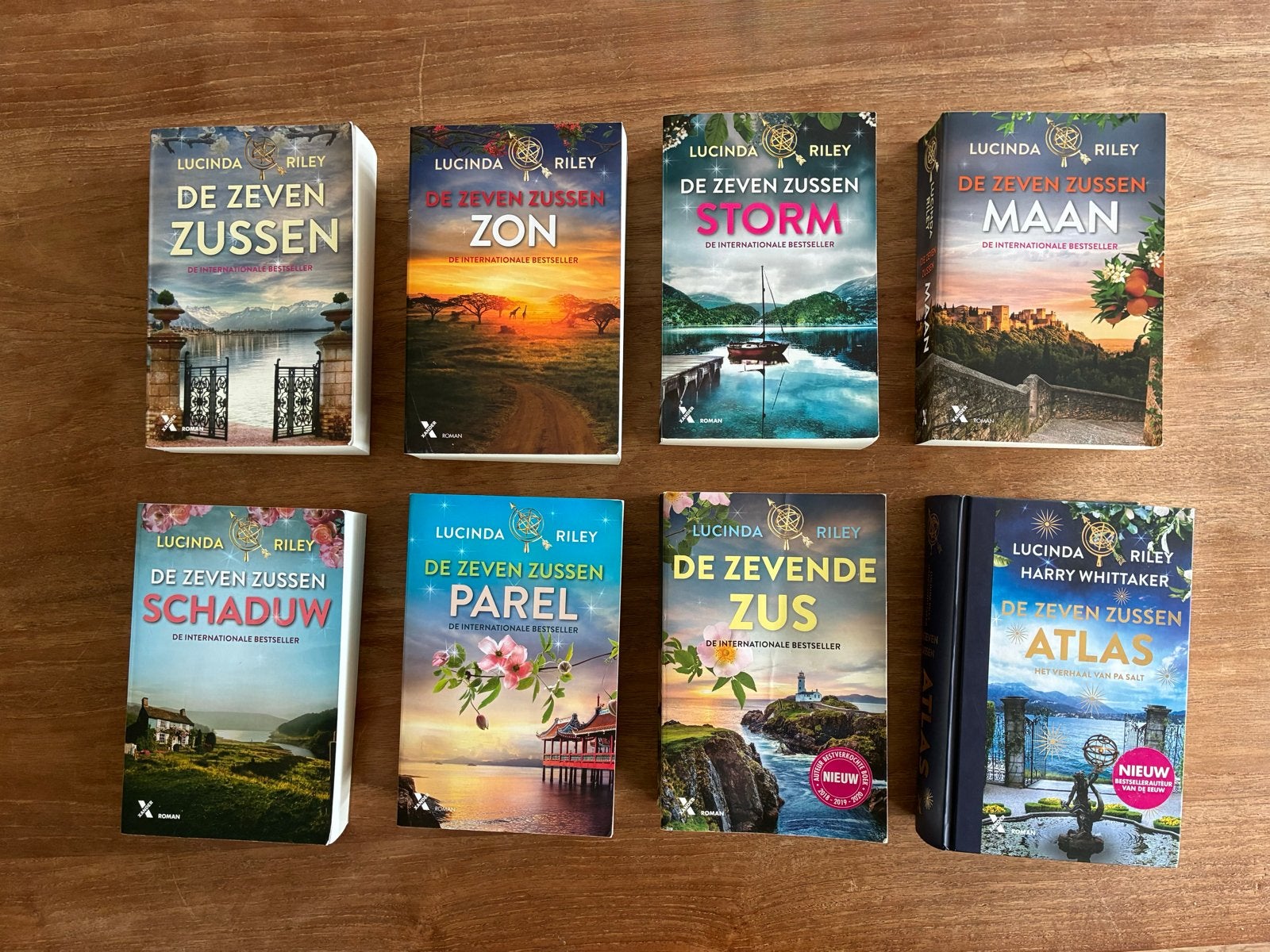 De Zeven Zussen serie - Lucinda Riley (8 boeken), Boeken, Ophalen of Verzenden, Zo goed als nieuw