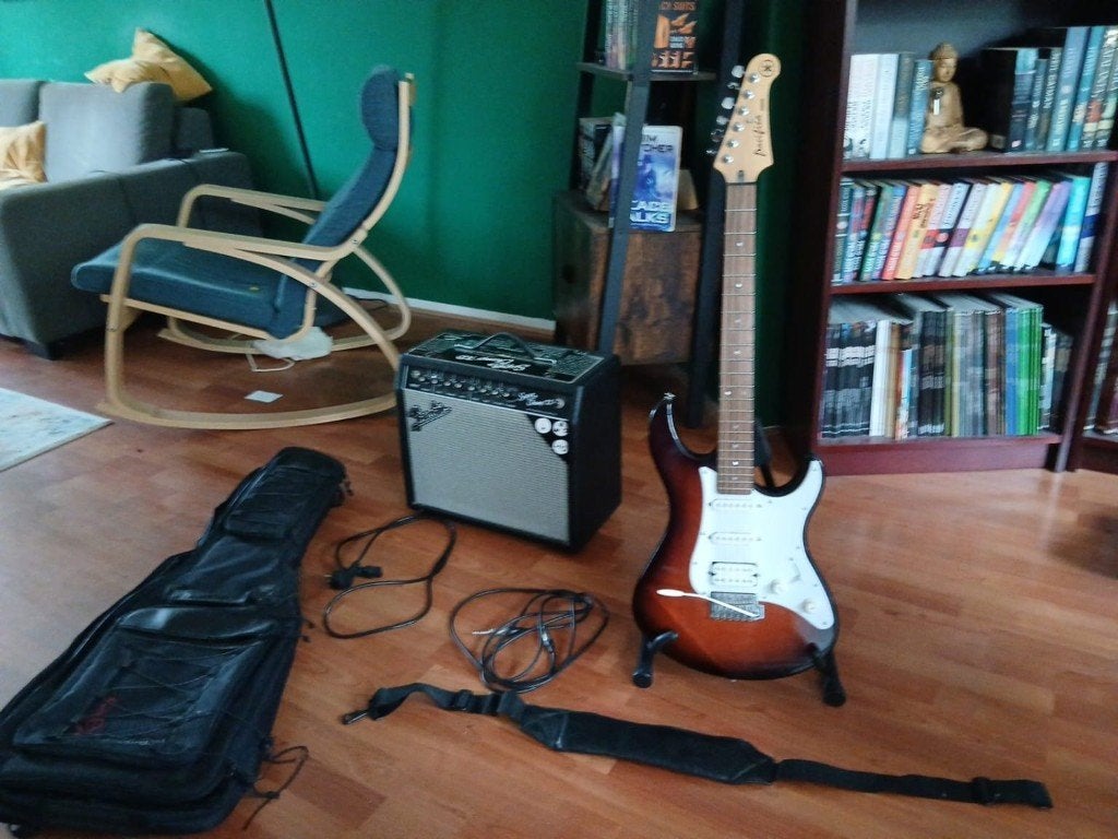 Yamaha Pacifica PAC112J  Fender Super Champ XD + accessoires