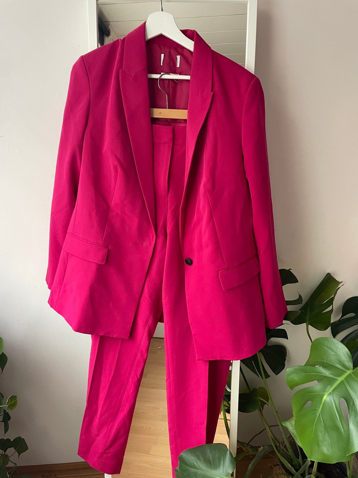WE roze pak (blazer + broek), Kleding | Dames, Verzenden, Zo goed als nieuw, Roze