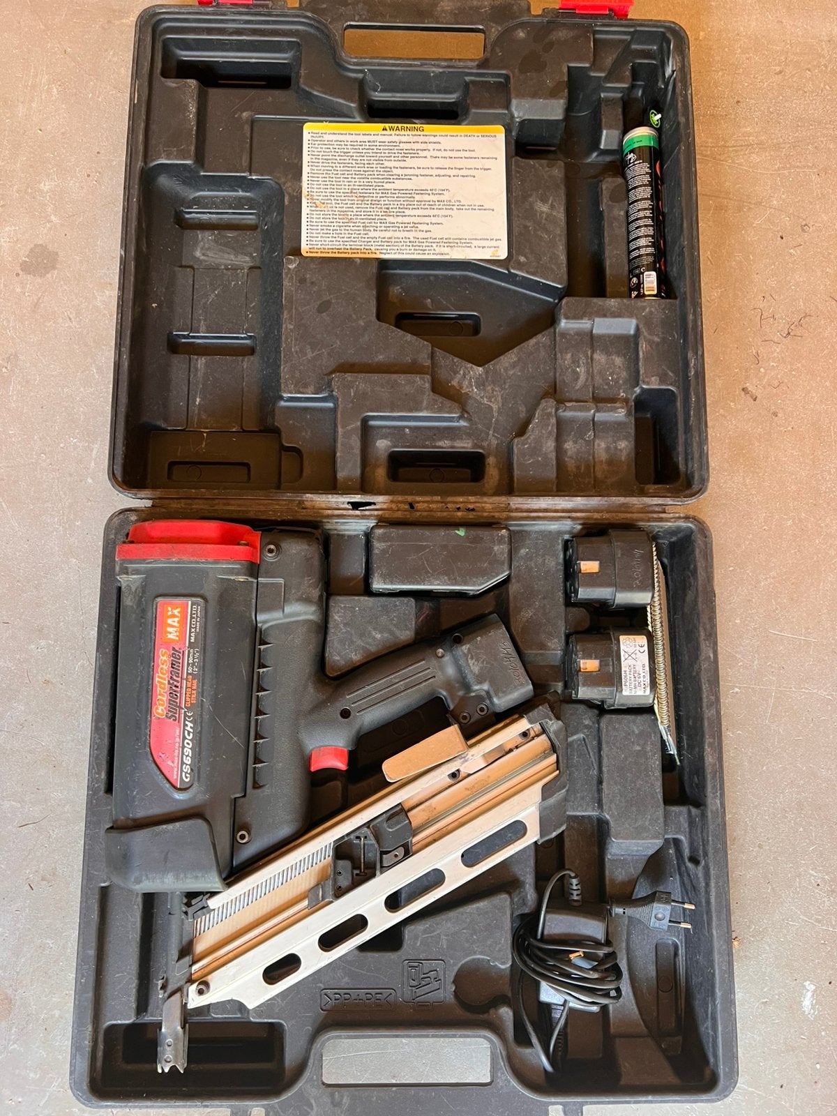 Max GS690CH spijkerpistool defect, Ophalen of Verzenden, Gebruikt, Tacker/nietmachine, Overige merken