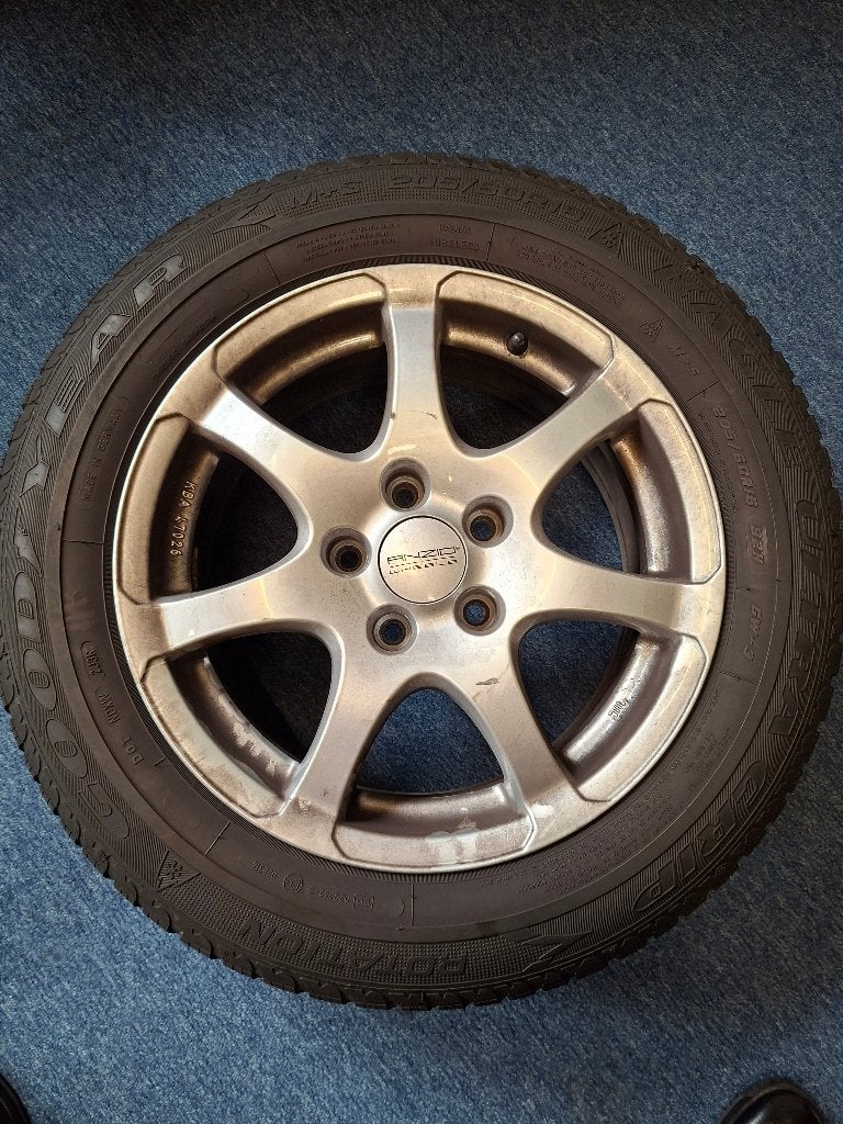 4 stuks Winterbanden Toyota, Ophalen, Gebruikt, 16 inch, Banden en Velgen