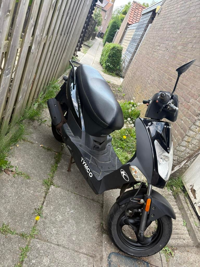 Kymco agilty 50, Fietsen en Brommers, Scooters | Kymco, Ophalen, Zo goed als nieuw, Benzine, Agility