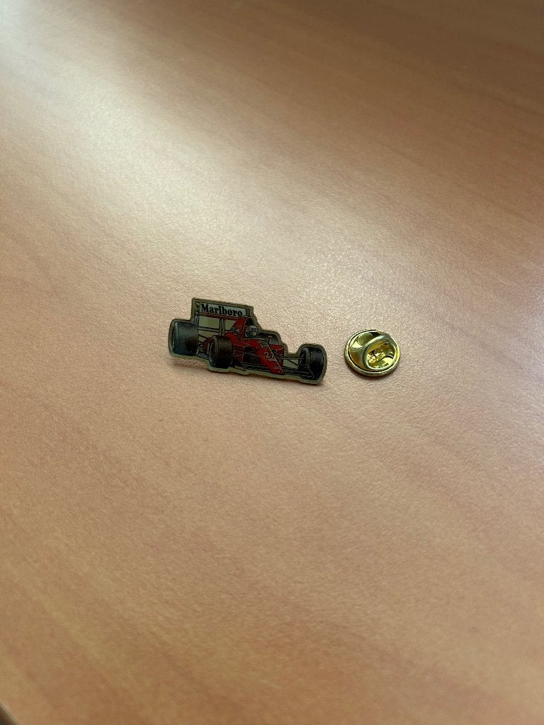 Marlboro raceauto pin, Verzamelen, Ophalen of Verzenden, Nieuw