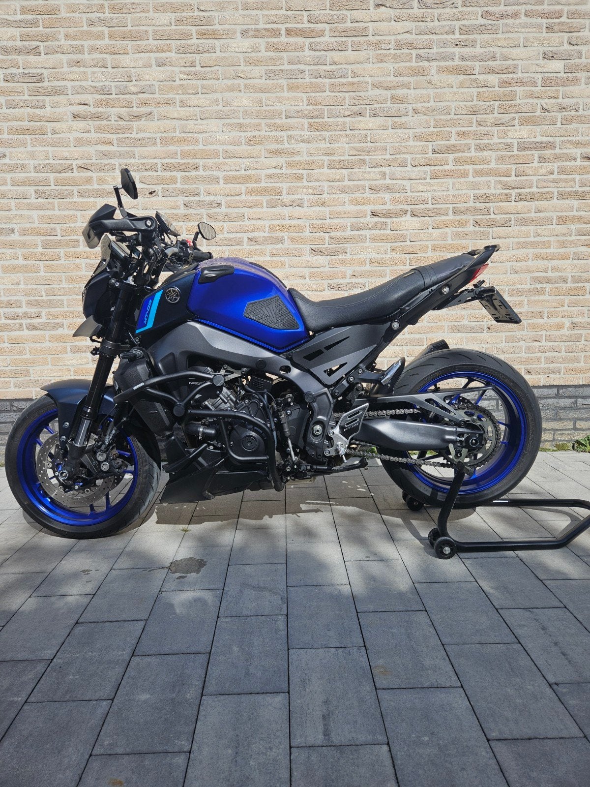 Laatste kans! Yamaha MT 09 | 2024 | 5.912 km | Garantie 2029, 890 cc, Motorrijbewijs A, Handvatverwarming, 3 cilinders
