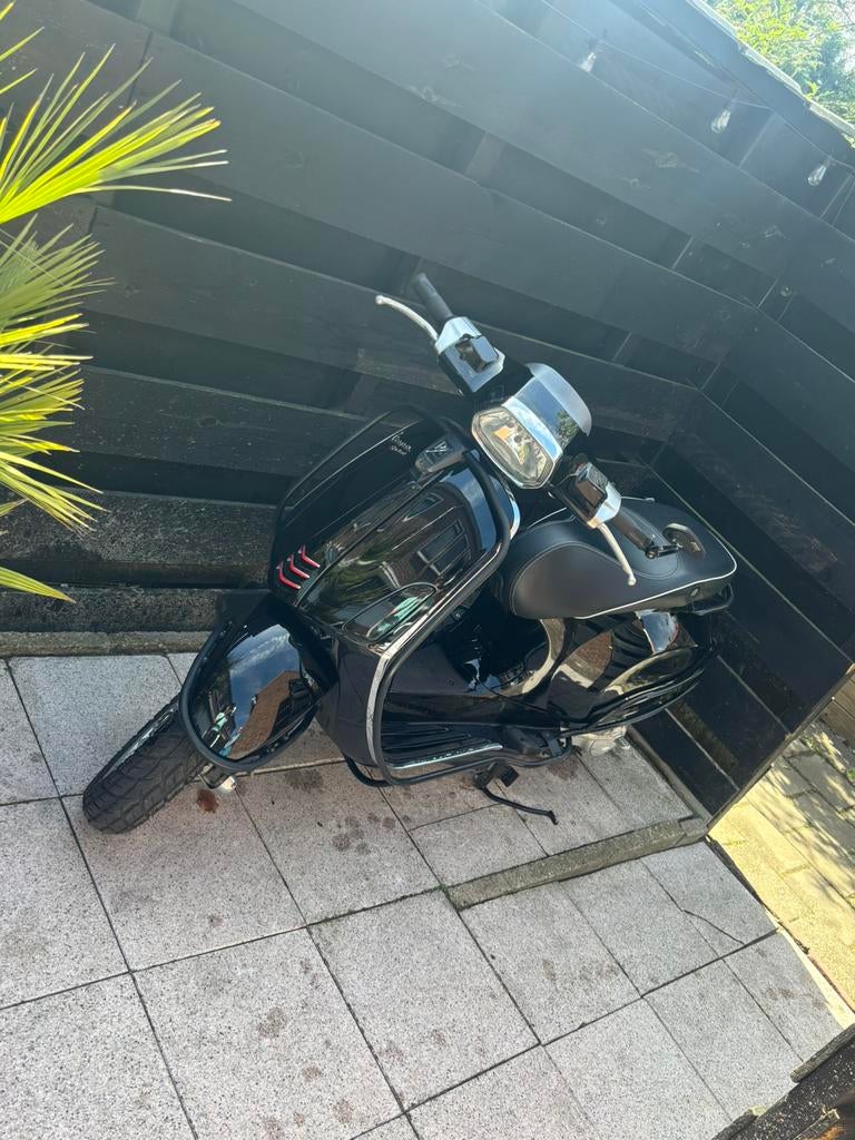Vespa sprint LAGE KILOMETERSTAND, Ophalen of Verzenden, Zo goed als nieuw, Benzine, Vespa