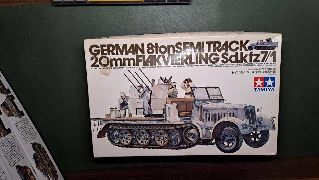 Tamiya german 8 ton semi track 20mm flakvierling 1:35, 1:32 tot 1:50, Nieuw, Ophalen of Verzenden, Truck