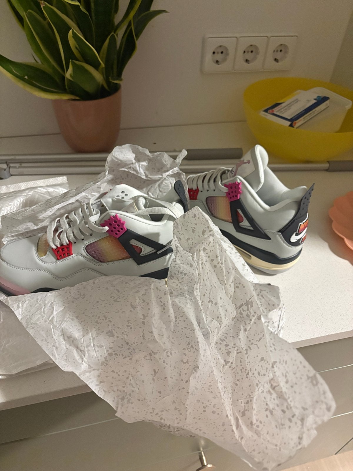 Air Jordan 4 Retro Comic - Maat 41, Verzenden, Nieuw, Wit, Sneakers of Gympen