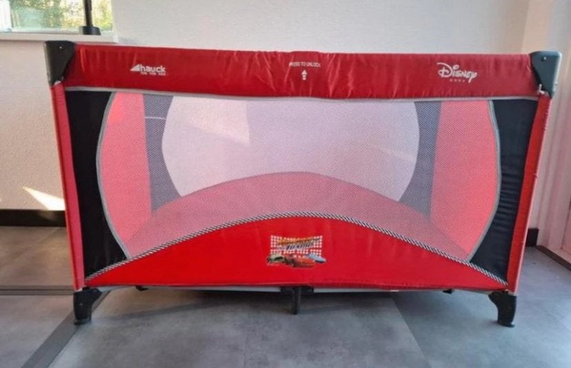 Campingbedje cars, Kinderen en Baby's, Kinderkamer | Bedden, Ophalen, Zo goed als nieuw, Minder dan 140 cm, Minder dan 70 cm