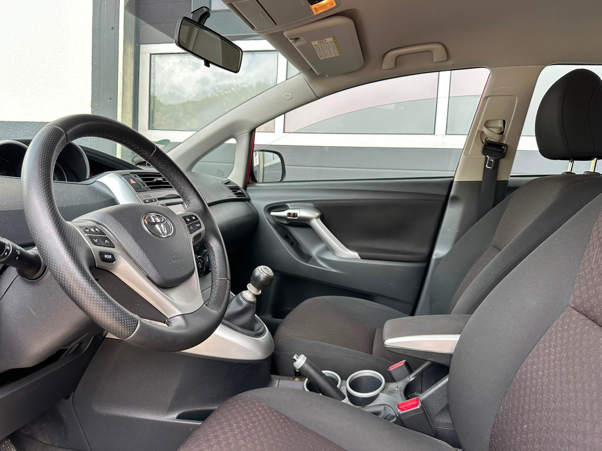 Toyota Verso VVT-i Comfort I 7-PERSOONS | AIRCO | TREKHAAK, Auto's, Voorwielaandrijving, Gebruikt, 4 cilinders, 132 pk