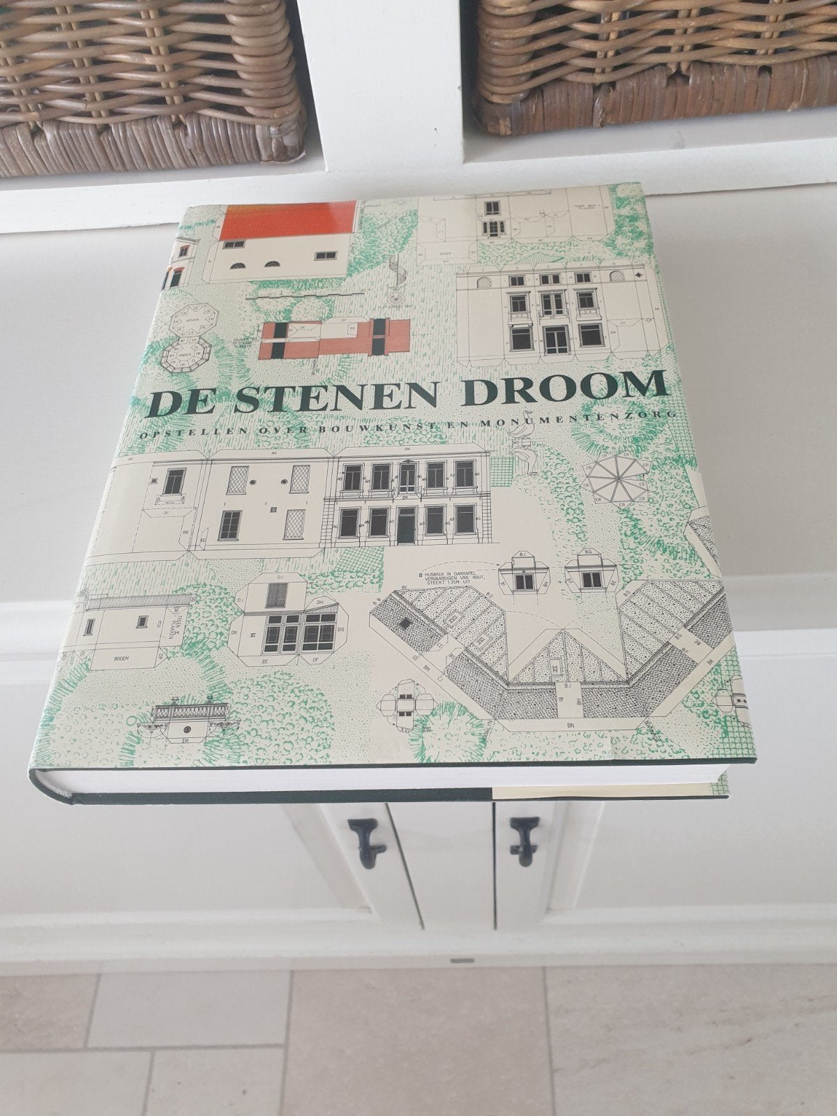 De stenen droom - Opstellen over bouwkunst en monumentenzorg, Boeken, Ophalen of Verzenden, Gelezen, Overige onderwerpen