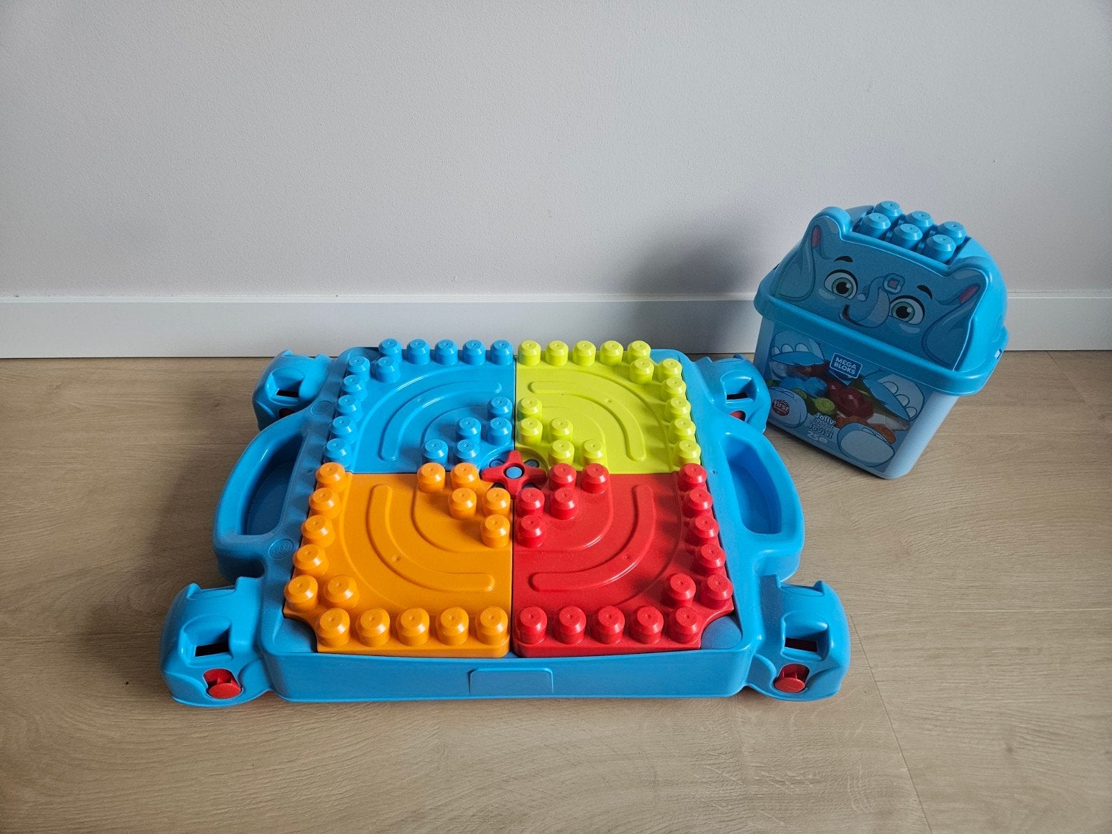Mega bloks tafel, Ophalen, Zo goed als nieuw, Megabloks