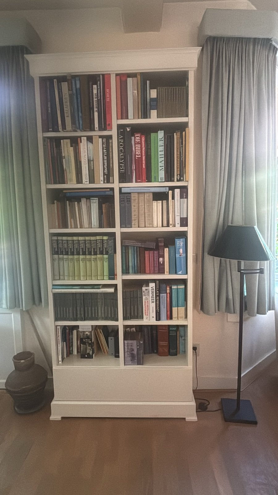 Fraaie massief houten boekenkast in wit  matlak., Ophalen, 200 cm of meer, 50 tot 100 cm, Zo goed als nieuw