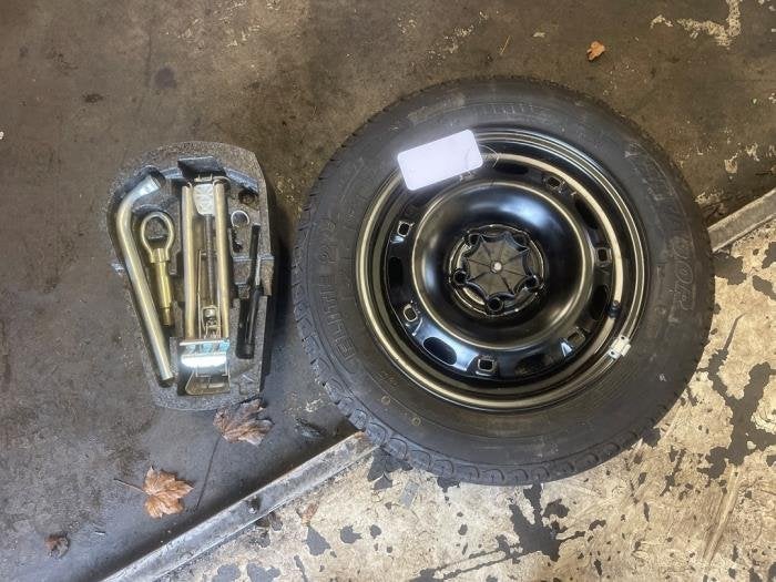 Krikset + reservewiel van een Volkswagen Polo, Gebruikt, -, -, -