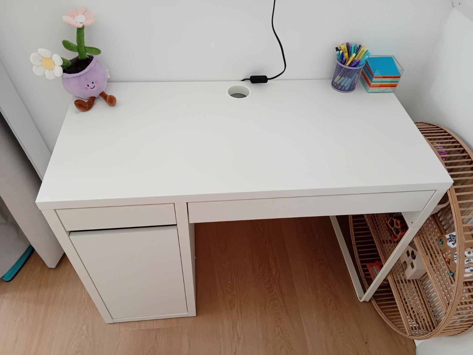 IKEA Micke Bureau - Wit met Lades en Opbergruimte, Met lades, Gebruikt, Ophalen of Verzenden, IKEA