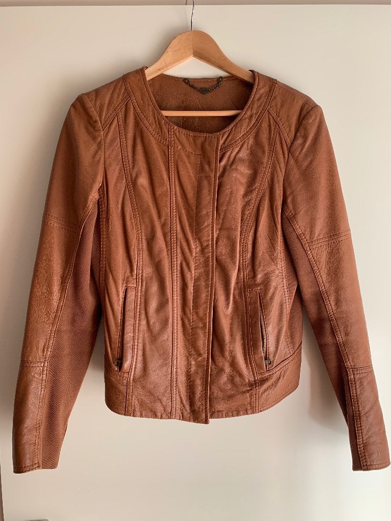 Kort leer bruin damesjasje maat 42, Kleding | Dames, Jassen | Zomer, Bruin, Maat 42/44 (L), Ophalen of Verzenden, Zo goed als nieuw