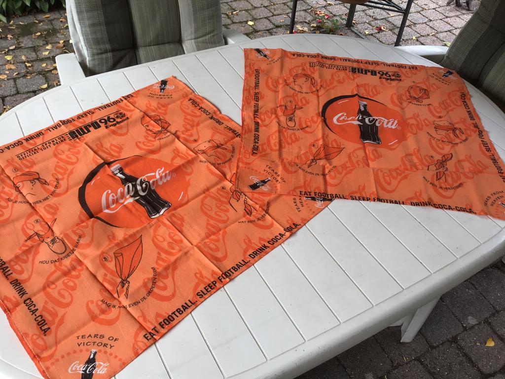 2 Coca Cola sjaals Europese voetbal 1996, nooit gebruikt, Verzamelen, Sportartikelen en Voetbal, Ophalen of Verzenden, Nieuw, Ajax