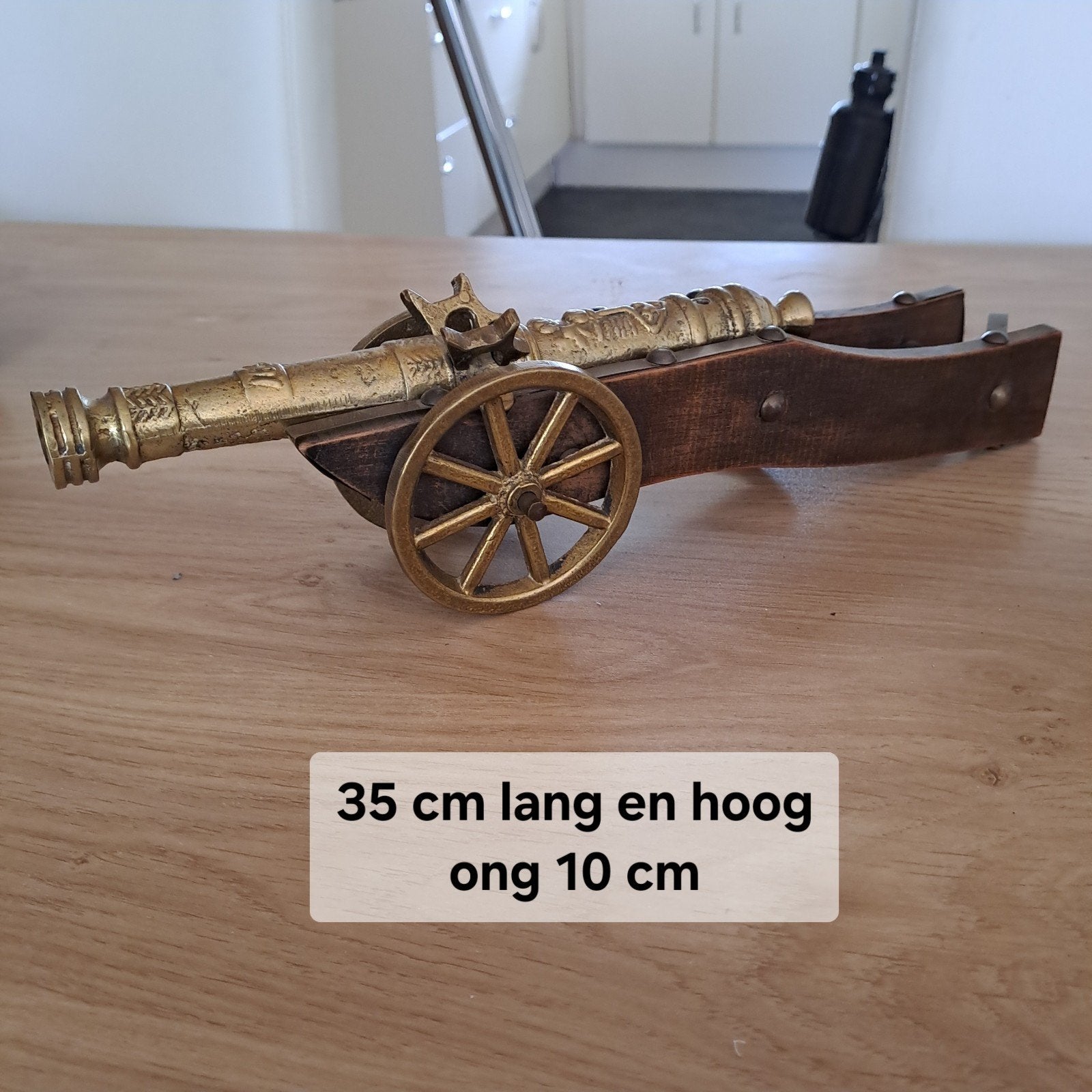 Decoratief kanon uit 1651, messing en hout, 35 cm, Ophalen