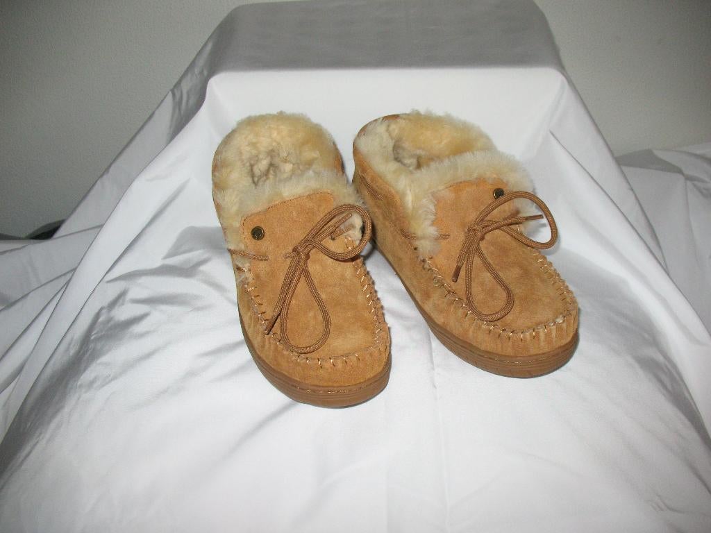 Warmbat Bunya Pantoffels Suede Mt 39 valt als Mt 38½, Warmbat Bunya, Beige, Nieuw, Ophalen of Verzenden