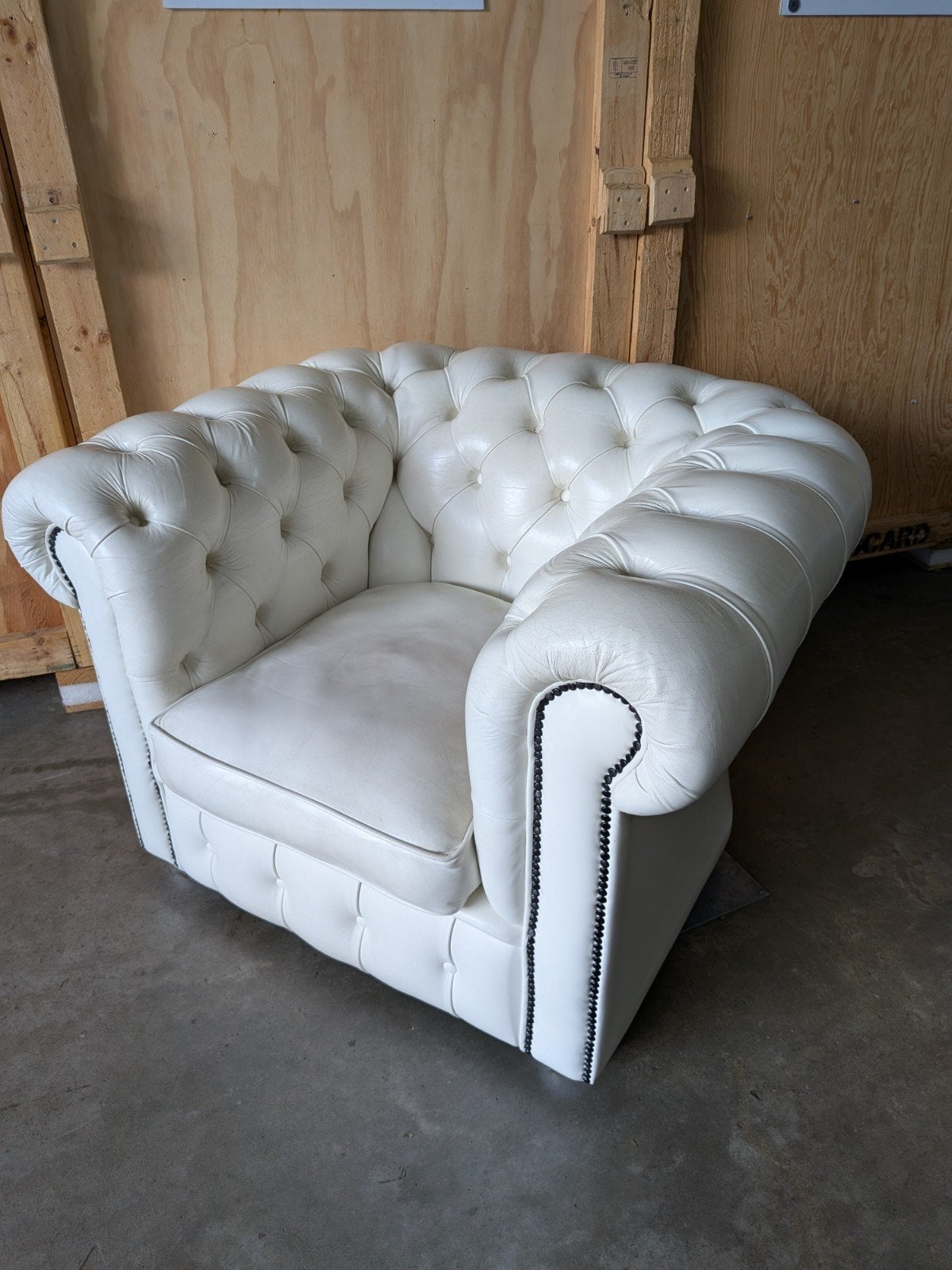 Originele Engelse Chesterfield Fauteuil - Wit Echt Leer, Ophalen, Gebruikt, Eenpersoons, Minder dan 150 cm