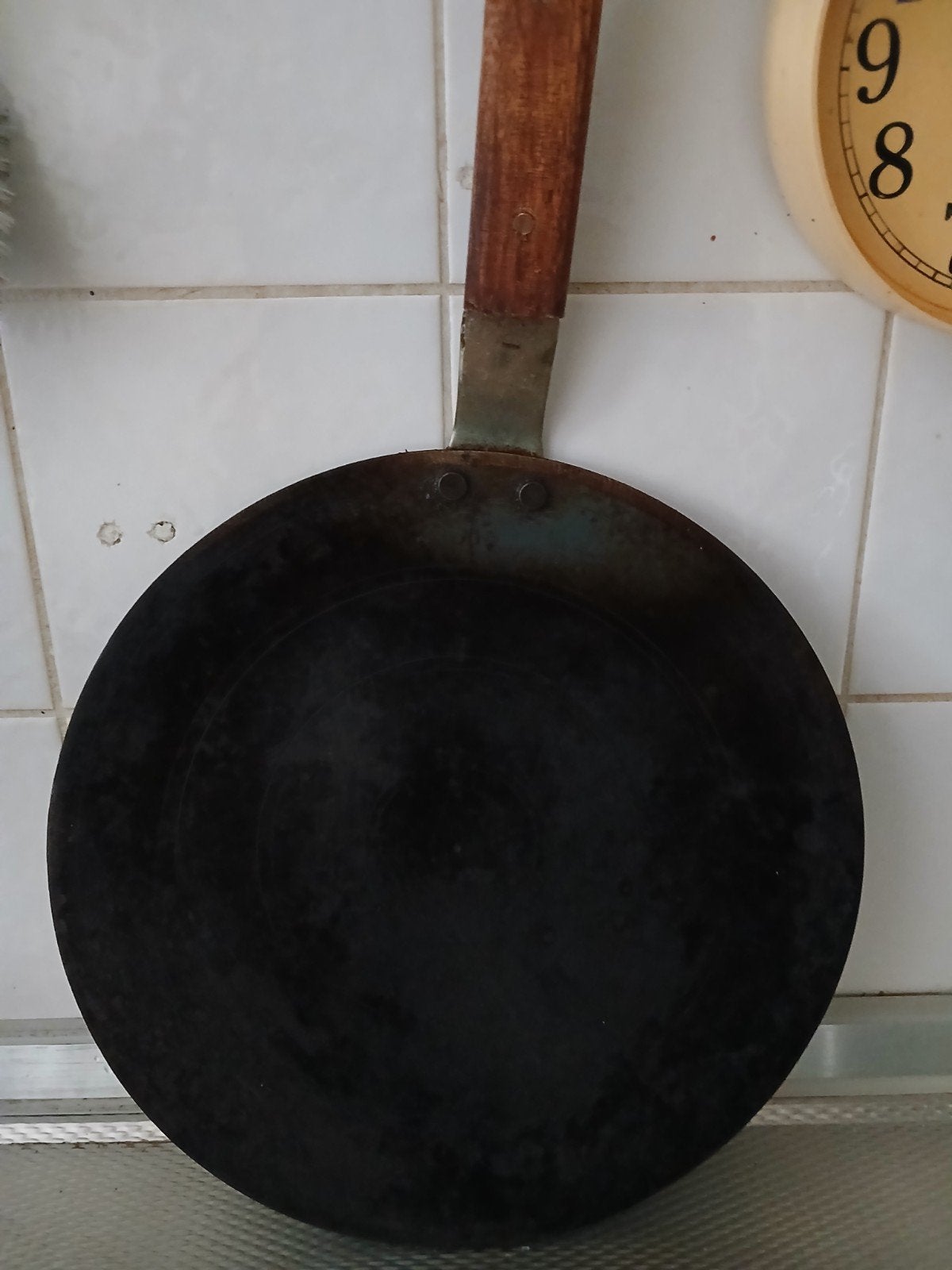 Keuken rotti maaken pakistans tawa heel goie, Ophalen