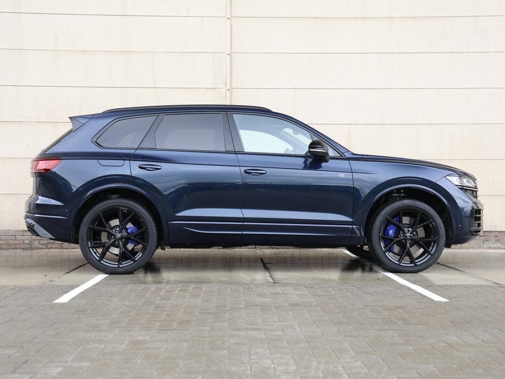 Volkswagen Touareg R Edition 3.0 eHybrid 462 PK Panoramadak, Auto's, Volkswagen, Automaat, 2995 cc, Blauw, 340 pk