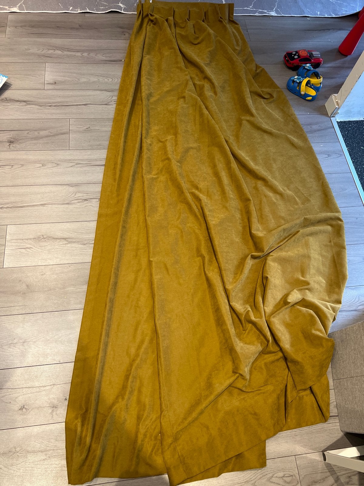 Goudkleurig overgordijn, fluweel, verduisterend, Verduisterend, Fluweel, Ophalen of Verzenden, Goud
