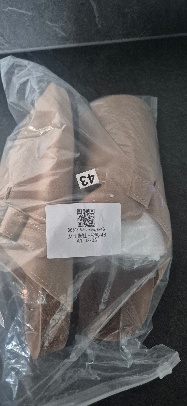 Nieuwe Beige Instappers - Maat 43, Kleding | Dames, Schoenen, Nieuw, Instappers, Beige, Ophalen of Verzenden