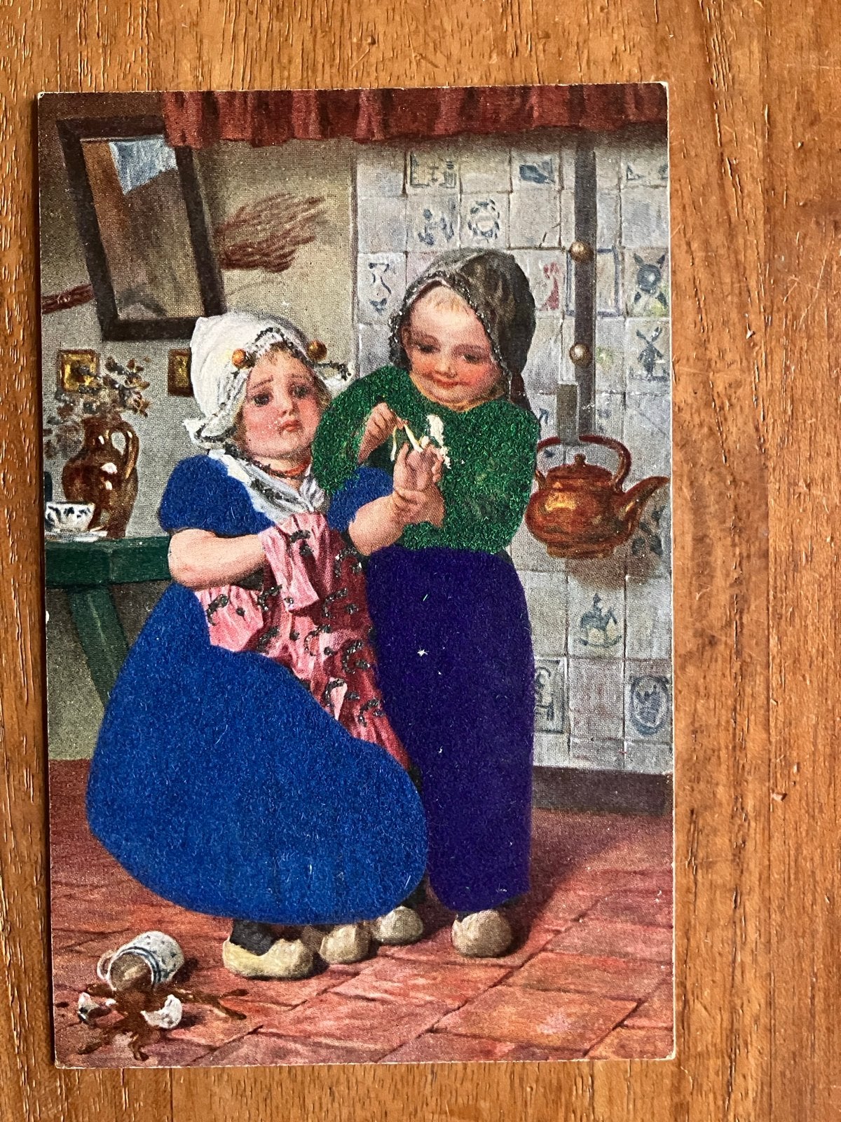 Hollandse kinderen op klompen. Glitterkaart, Ophalen of Verzenden, 1920 tot 1940, Ongelopen, Kinderen