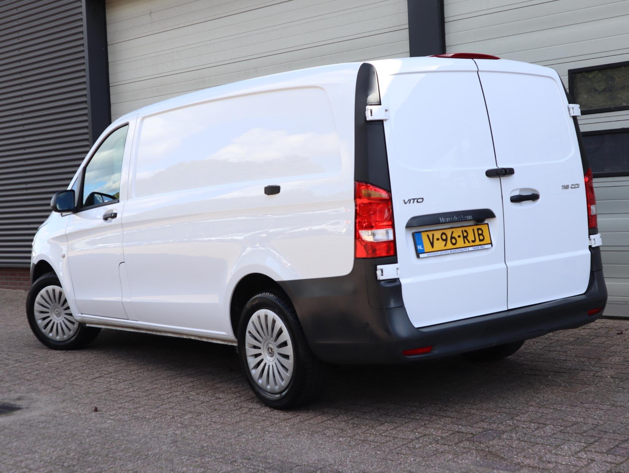Foto 3 van Mercedes-Benz Vito 116 CDI Euro 6 Lang L2 - Camera - Cruise