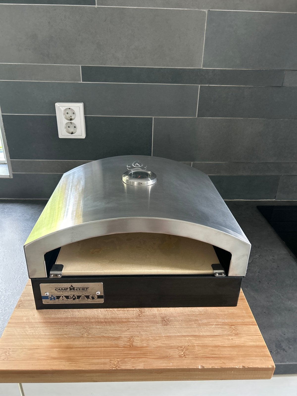 Camp Chef Italia Artisan Pizza Oven slechts 1x gebruikt, Ophalen, Zo goed als nieuw