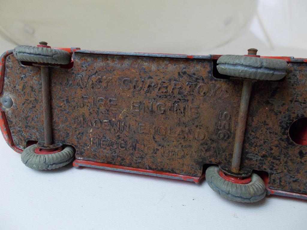 1961 Dinky SuperToys 955 FIRE ENGINE (-D-), Hobby en Vrije tijd, Modelauto's | 1:43, Ophalen of Verzenden, Gebruikt, Bus of Vrachtwagen
