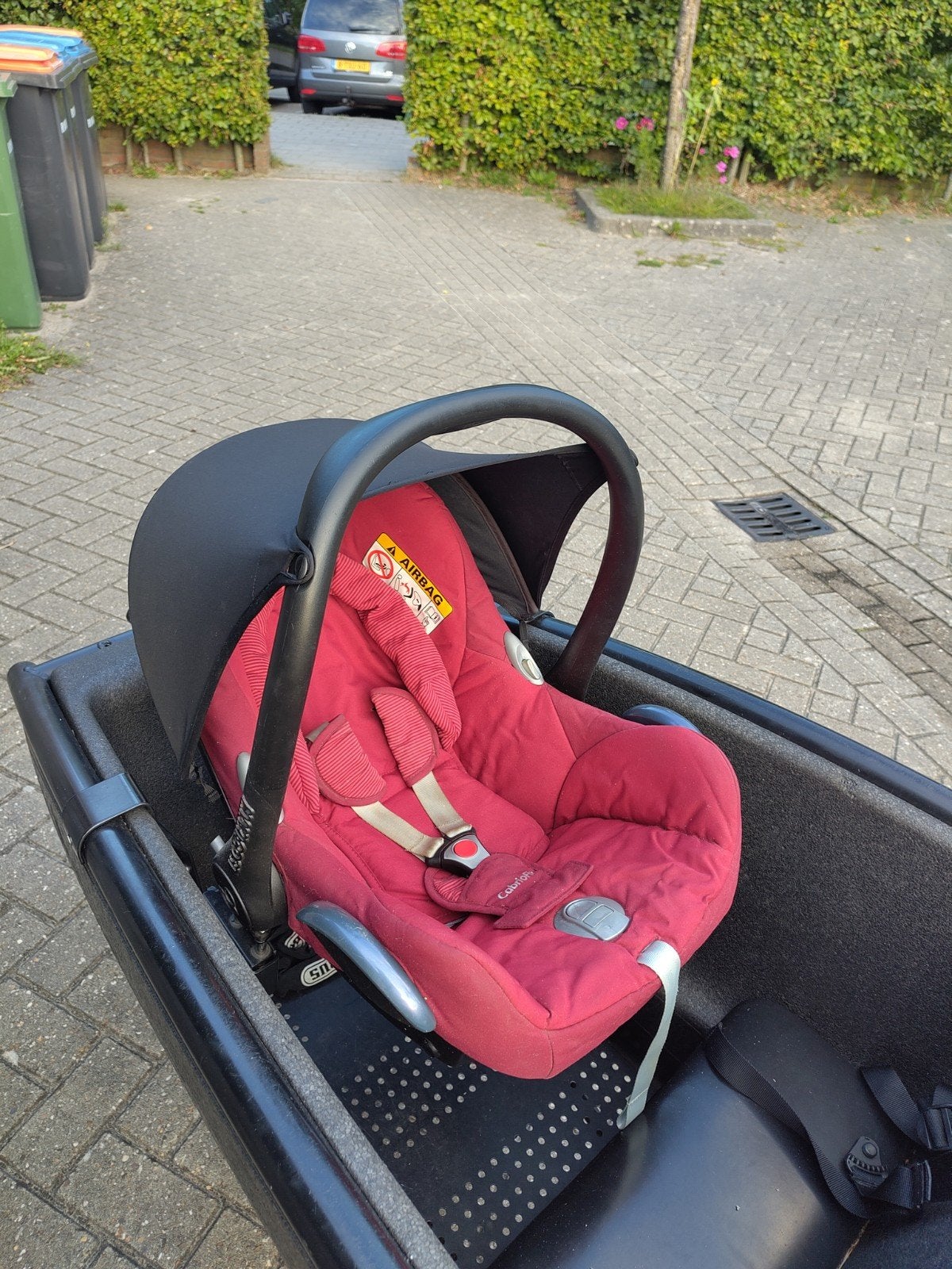 Maxi Cosi met zonnescherm, verkleiner en bakfiets houders, Ophalen, Autogordel of Isofix, Gebruikt, 0 t/m 13 kg