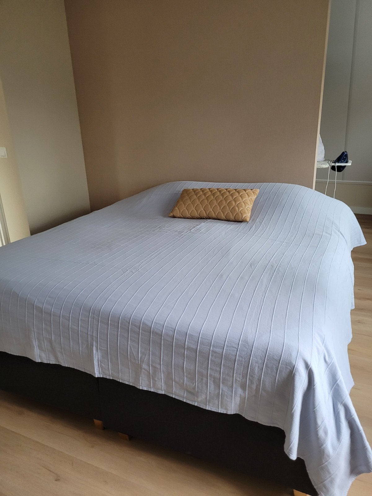 Ikea sprei, Tweepersoons, Ophalen of Verzenden, Zo goed als nieuw, 180 cm