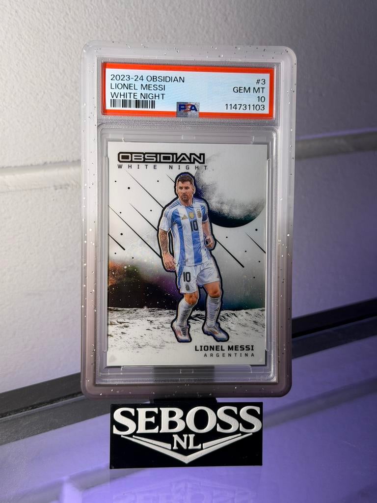 PSA 10 Lionel Messi White Night Obsidian 23/24, Ophalen of Verzenden, Nieuw, Buitenlandse clubs, Spelerskaart