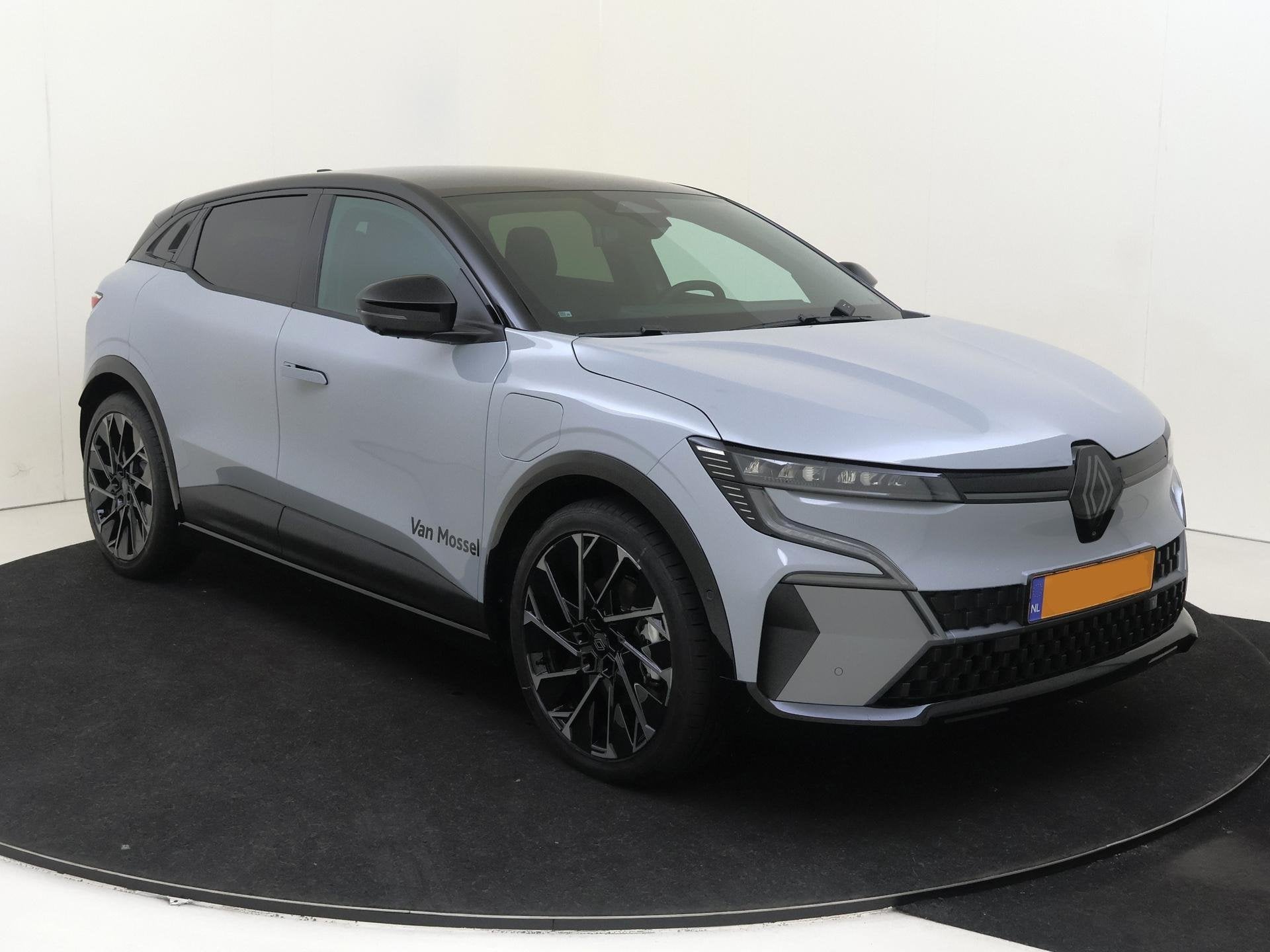 Renault Megane E-Tech Esprit Alpine 220 pk comfort range | P, 468 km, 1619 kg, Zilver of Grijs, Automatische klimaatregeling