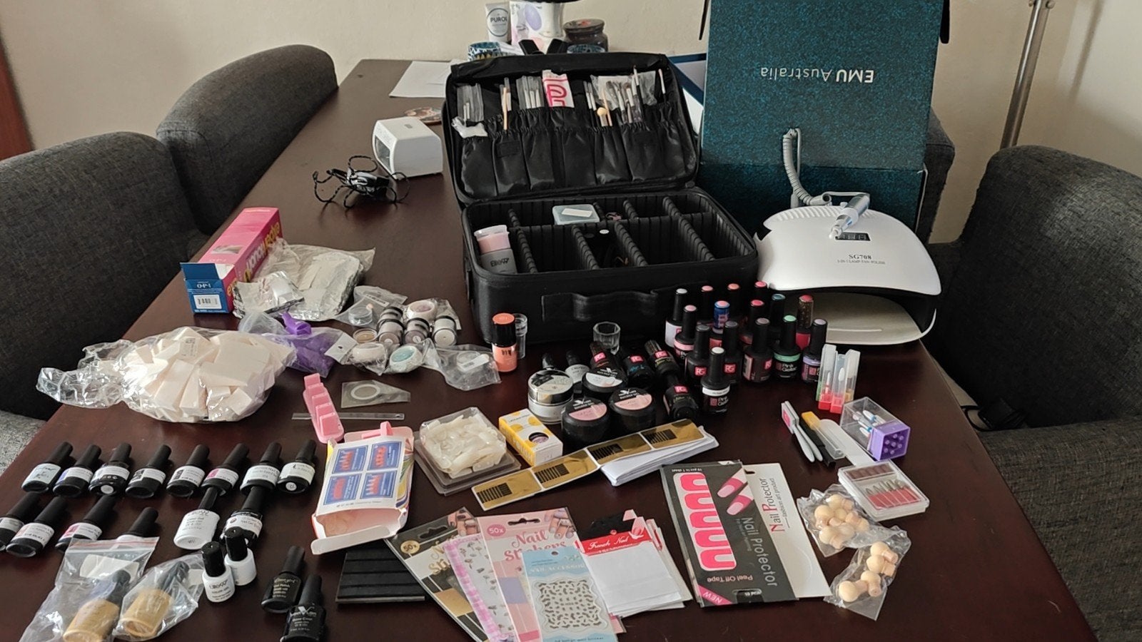 Complete nagelset: gellak, UV-lamp en accessoires, Ophalen of Verzenden, Zo goed als nieuw, Overige typen