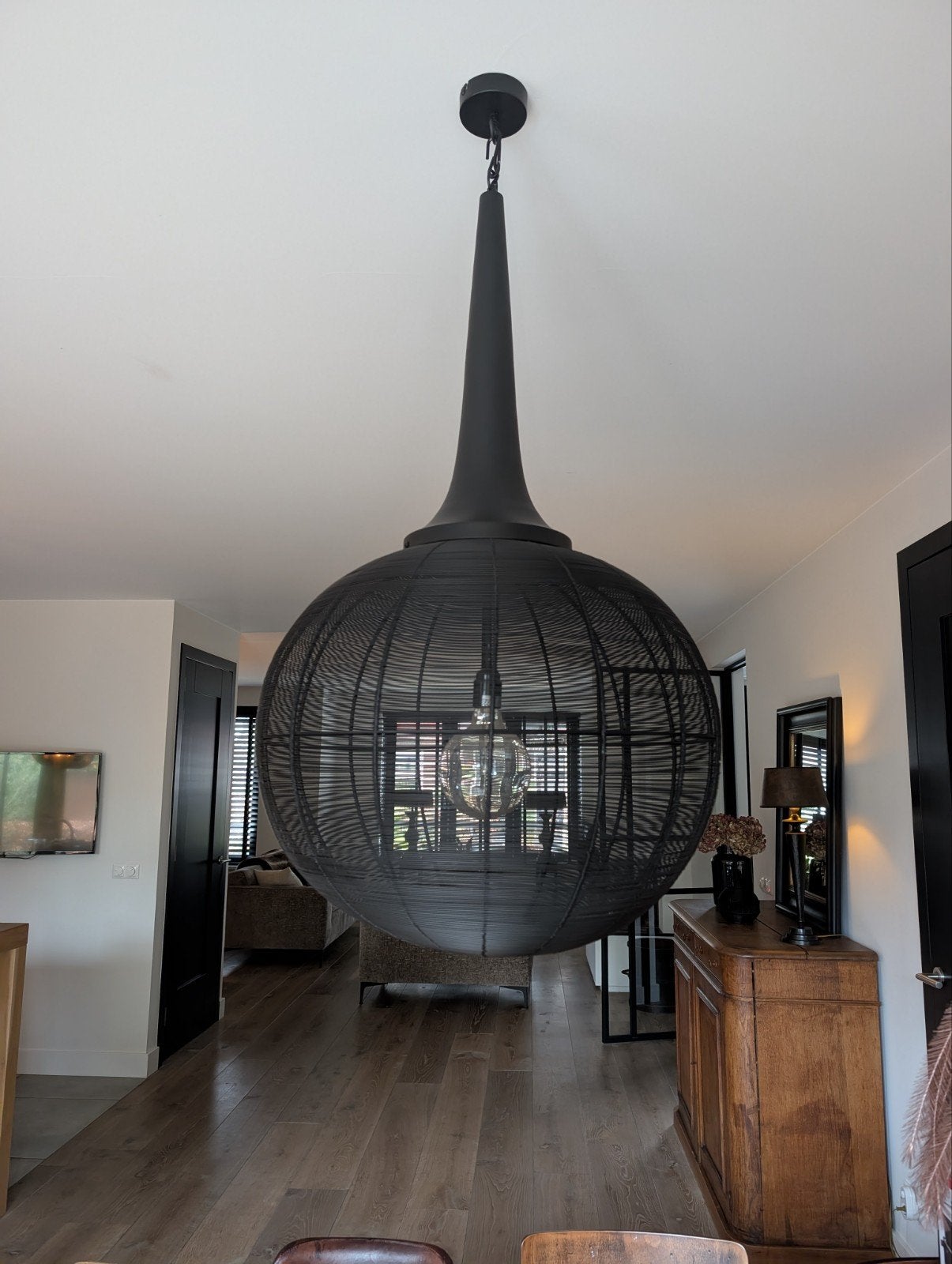 Grote zwarte hanglamp - modern design, Huis en Inrichting, Lampen | Hanglampen, Ophalen, Modern, Industrieel, Overige materialen