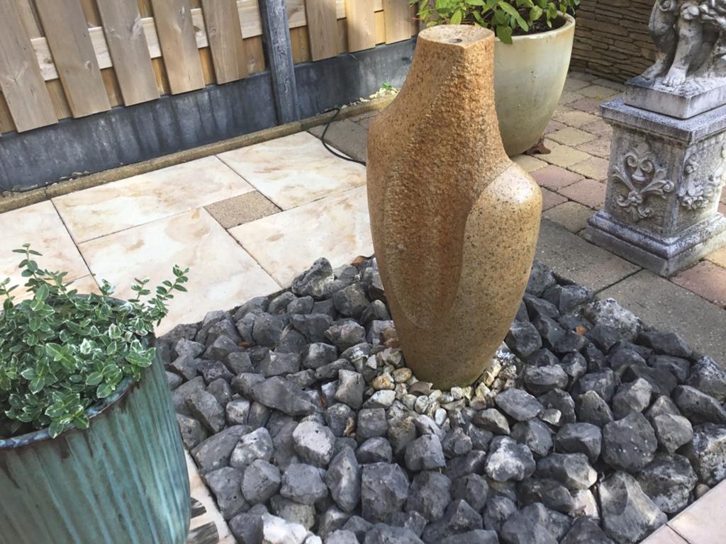 Water ornament, Geel, Ophalen of Verzenden, Zo goed als nieuw, Kei