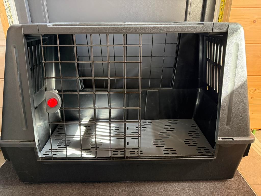 Mooie, stevige en grote kunststof Ferplast hondenbench, Ophalen, Zo goed als nieuw