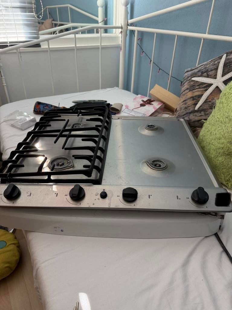 Gasstel met uitschuifbare plank - ideaal voor koken!, Ophalen, 3 kookzones of minder, Zo goed als nieuw, Gas