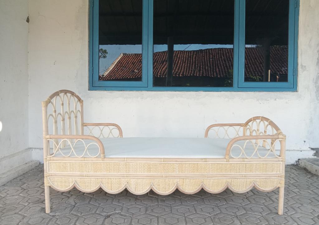 Rotan bed eenpersoonsbed, Kinderen en Baby's, Kinderkamer | Bedden, Ophalen, Zo goed als nieuw, 180 cm of meer, 85 tot 100 cm