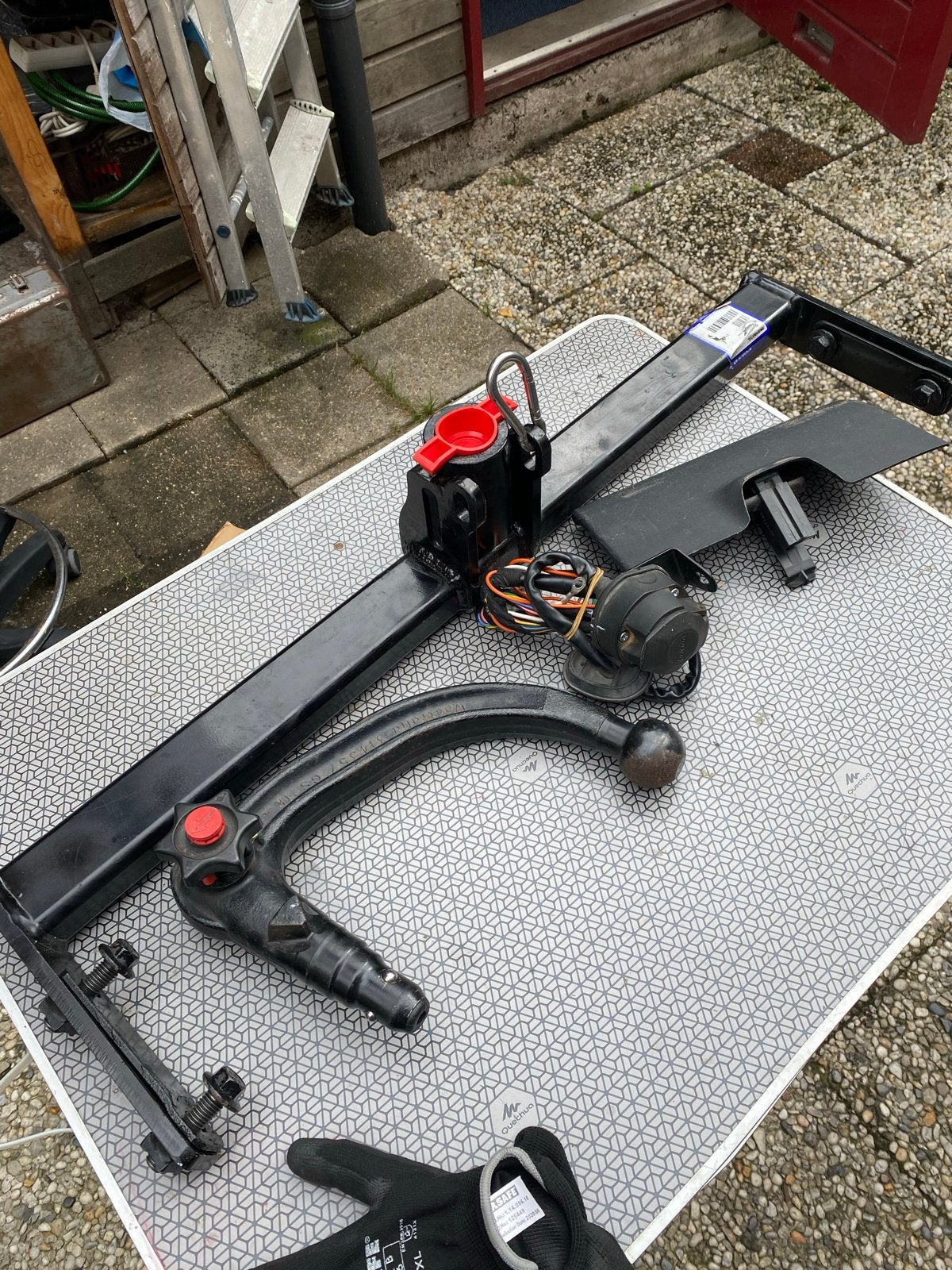 Volvo trekhaak met afneembare kogel en kabelset, Ophalen of Verzenden, Gebruikt