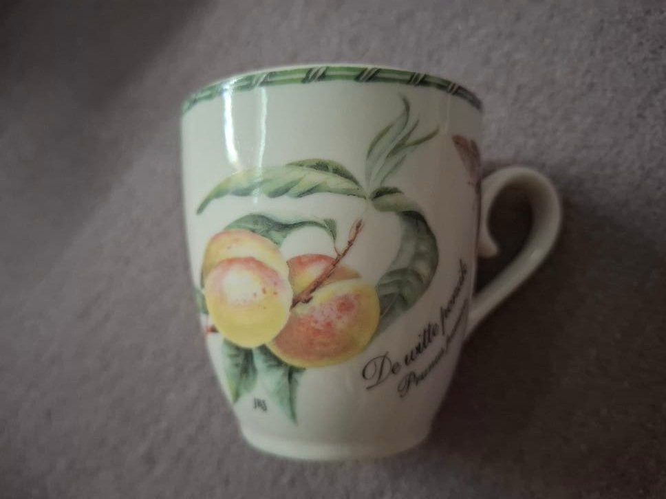 Janneke Brinkman mok "De Perzik" - Botania collectie, Huis en Inrichting, Keuken | Servies, Ophalen of Verzenden