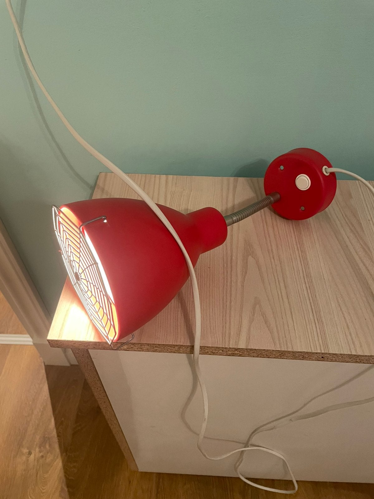 Muurlamp ikea met spin, Rood, Bedlamp, Ophalen of Verzenden, Zo goed als nieuw